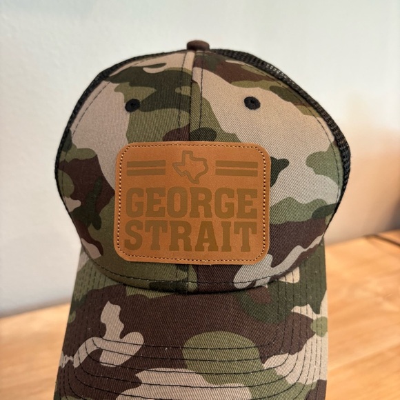 Women's Camo Black GEORGE STRAIGHT Adjustable Trucker Country Concert Music Hat - Picture 6 of 7